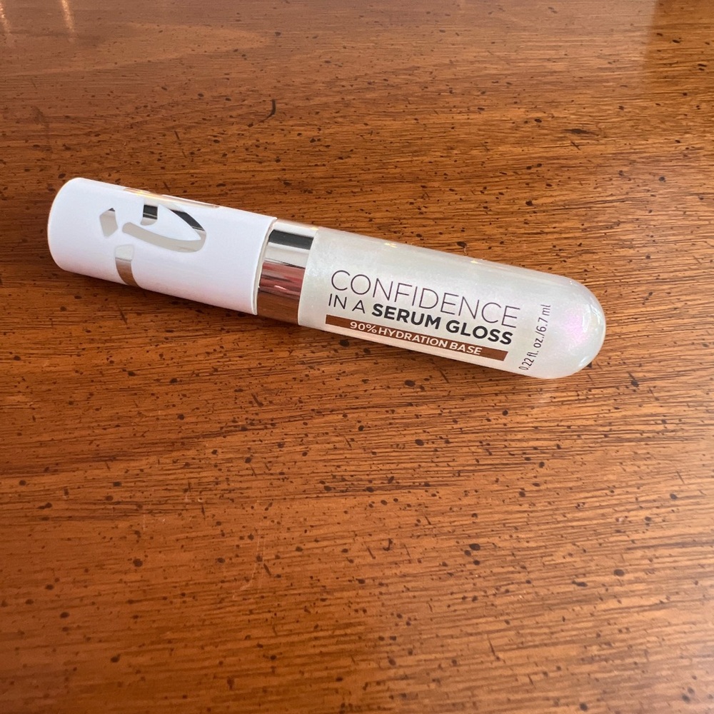 NWT IT Cosmetics Confidence In A Serum - Hydration Base